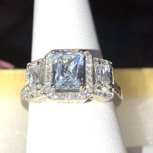 Beautiful .925 silver ring